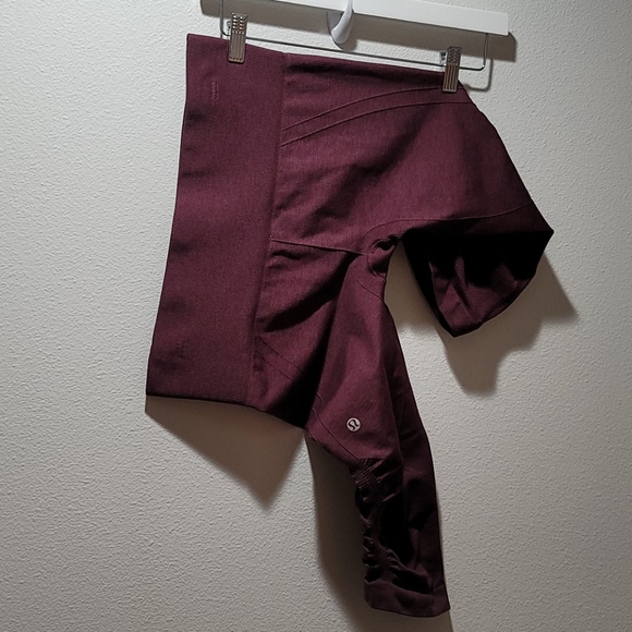 lululemon 10 High-Waist Burgundy Cropped Capri Leggings Athleisure Activewear - Picture 1 of 8